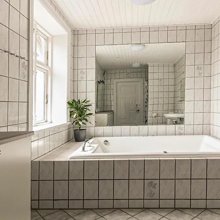 Holiday home Tjornebygaard