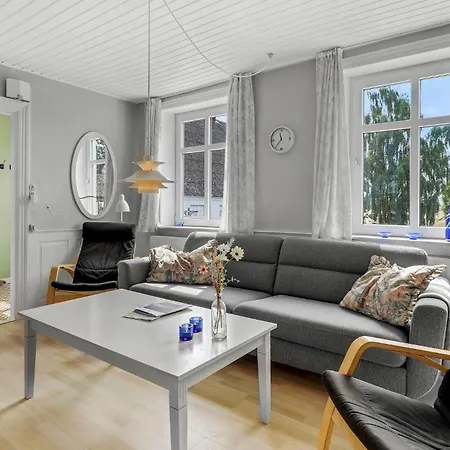 Tjornebygaard Holiday home *
